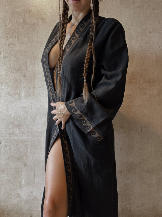 Nuha Kimono